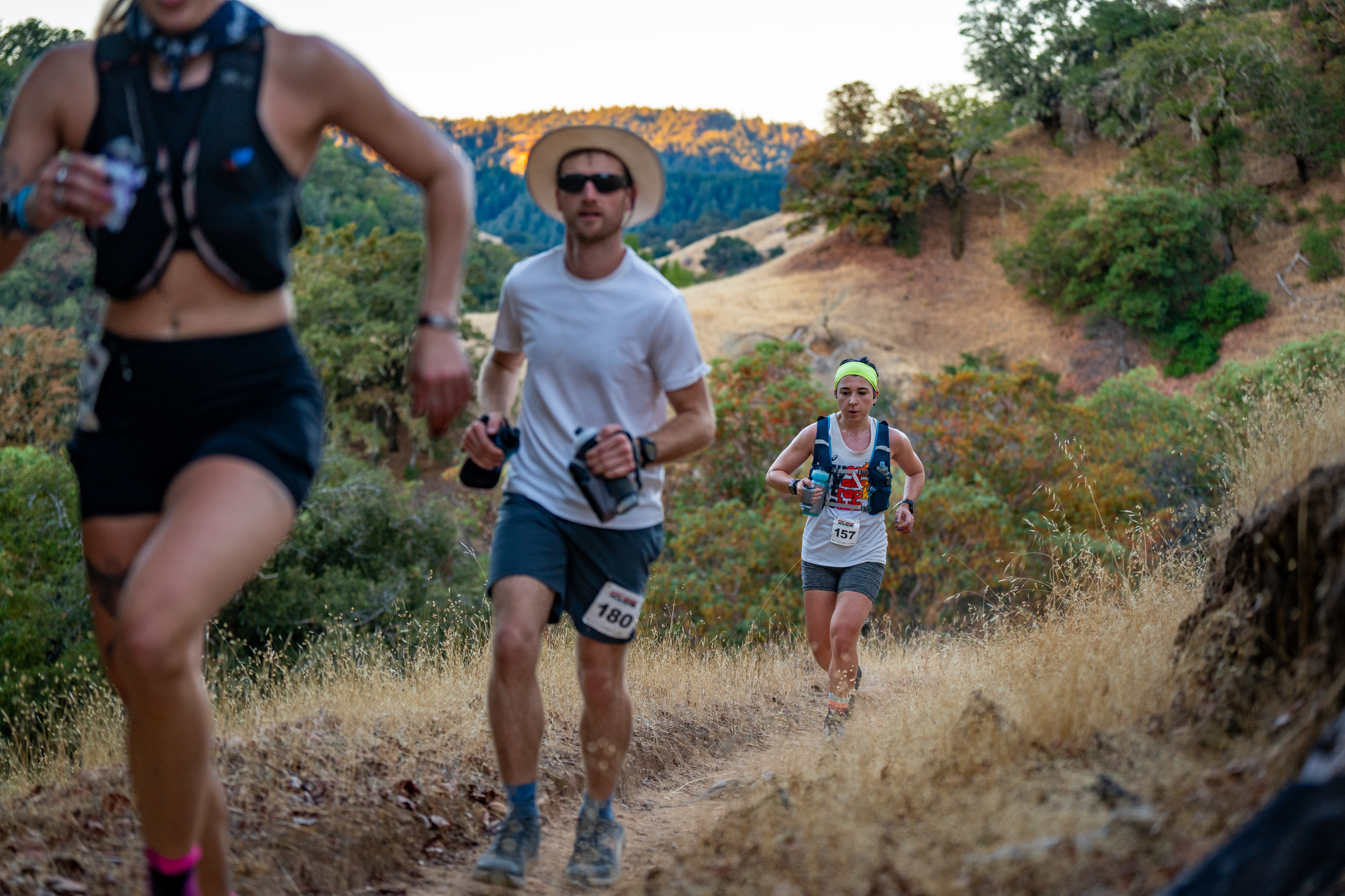 Runner on narrow trail at Lake Sonoma